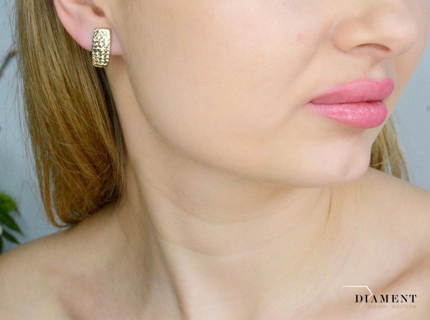 Złote kolczyki damskie 585 klasyczne angielskie diamentowane.jpg